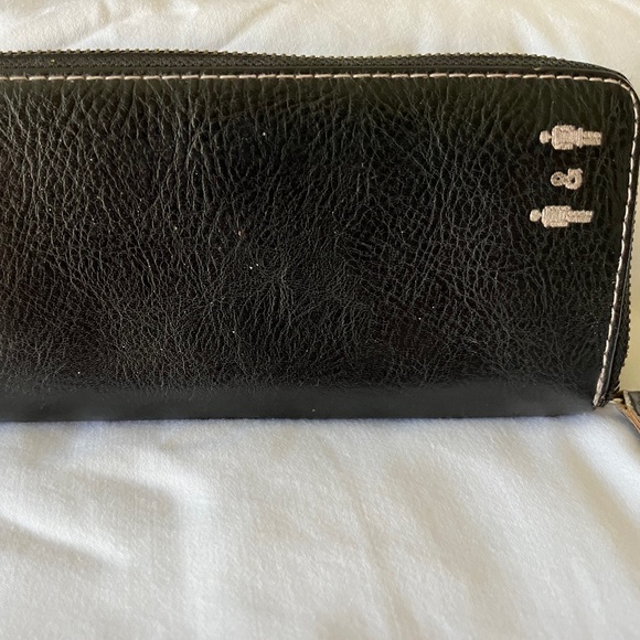 COPY - Matt & Nat billfold/women's wallet - Picture 1 of 4